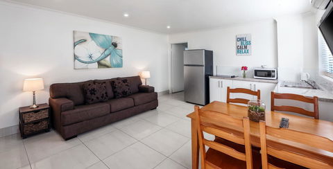 Bilinga Beach Motel - Tourism Townsville 35