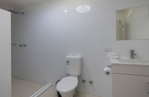 Bilinga Beach Motel - Tourism Townsville 40