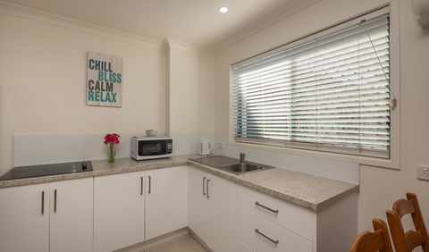 Bilinga Beach Motel - Tourism Townsville 38