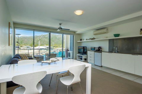 Absolute Waterfront Magnetic Island - Tourism Townsville 17