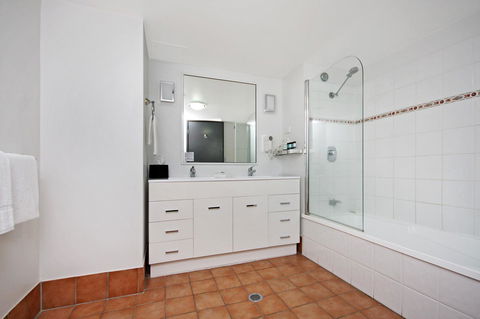 Sovereign On The Gold Coast - Tourism Townsville 34