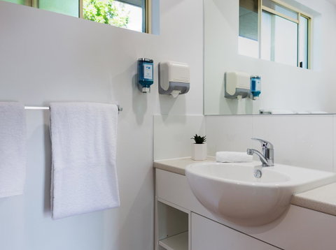 Anchor Motel Noosa - Tourism Townsville 6