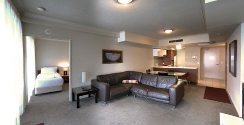Private 2 Bedroom Apartment @ Chevron Towers - Tourism Townsville 3