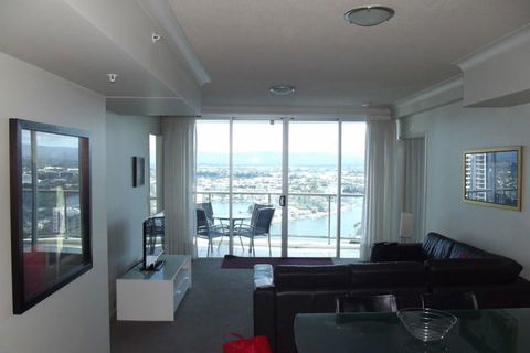 Private 2 Bedroom Apartment @ Chevron Towers - Tourism Townsville 0
