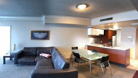 Private 2 Bedroom Apartment @ Chevron Towers - Tourism Townsville 2