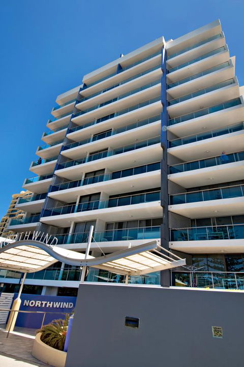 Northwind Beachfront Apartments - Tourism Townsville 7
