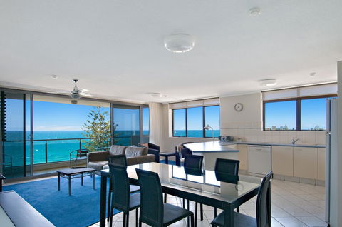 Northwind Beachfront Apartments - Tourism Townsville 4