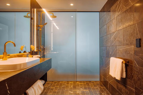 Eatons Hill Hotel - Tourism Townsville 20