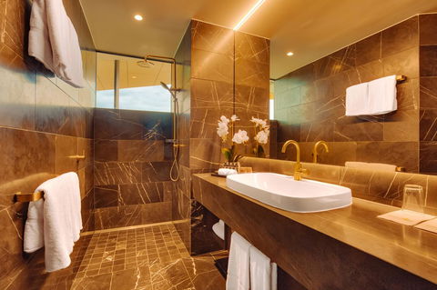 Eatons Hill Hotel - Tourism Townsville 11