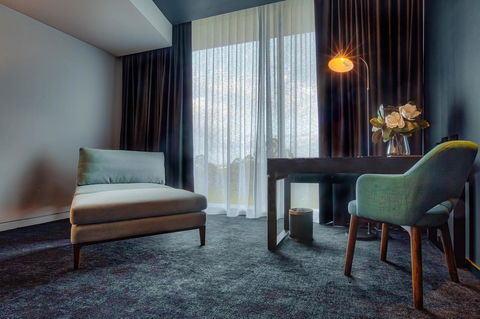 Eatons Hill Hotel - Tourism Townsville 21