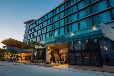 Eatons Hill Hotel - Tourism Townsville 2