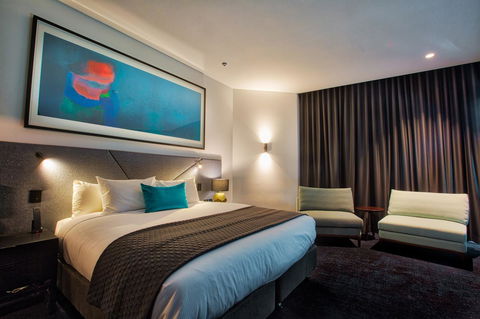Eatons Hill Hotel - Tourism Townsville 12