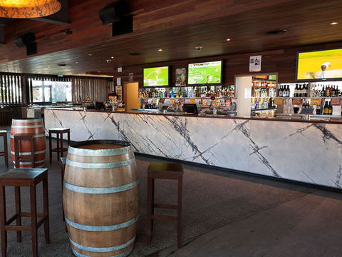 Eatons Hill Hotel - Tourism Townsville 38