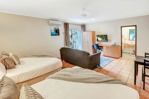 Coral Tree Inn - Tourism Townsville 15