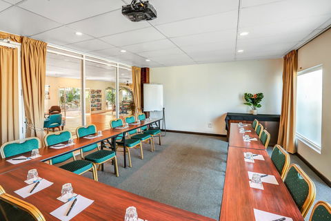 Coral Tree Inn - Tourism Townsville 9