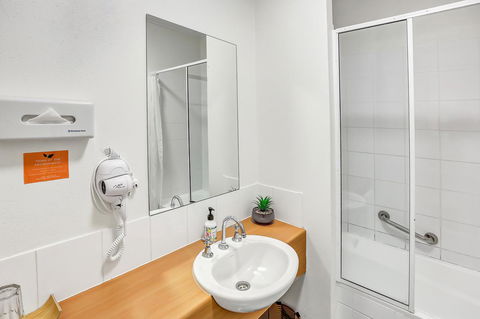 Coral Tree Inn - Tourism Townsville 33