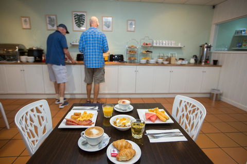 Coral Tree Inn - Tourism Townsville 8