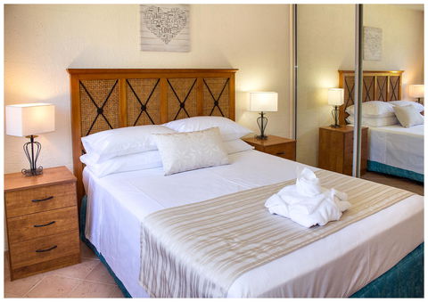 Clifton Sands Holiday Units - Tourism Townsville 33