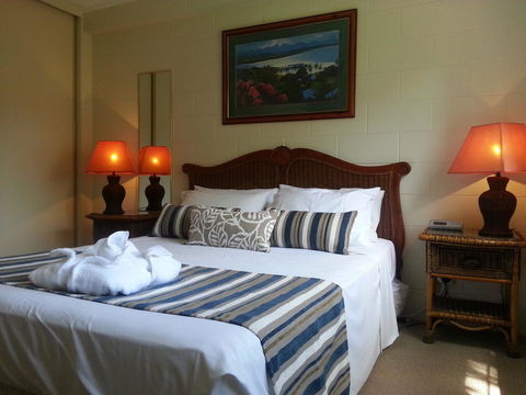 Clifton Sands Holiday Units - Tourism Townsville 9