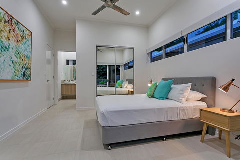 Oceans Edge Holiday Home - Tourism Townsville 10