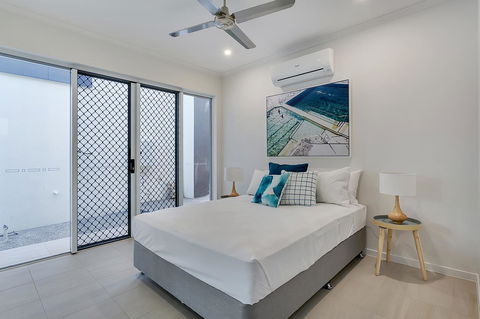 Oceans Edge Holiday Home - Tourism Townsville 13