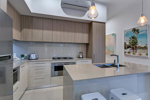 Oceans Edge Holiday Home - Tourism Townsville 8