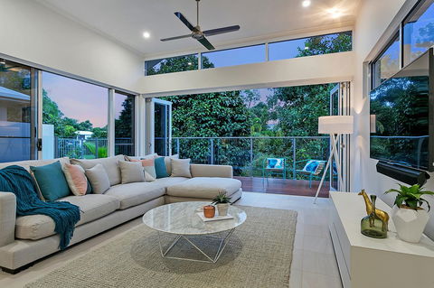 Oceans Edge Holiday Home - Tourism Townsville 2