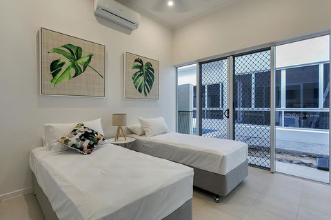 Oceans Edge Holiday Home - Tourism Townsville 11