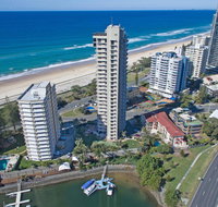 Capricorn One Beachside Holiday Apartments - Official - Tourism Townsville