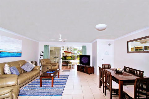 Key Largo Holiday Apartments - Tourism Townsville 12