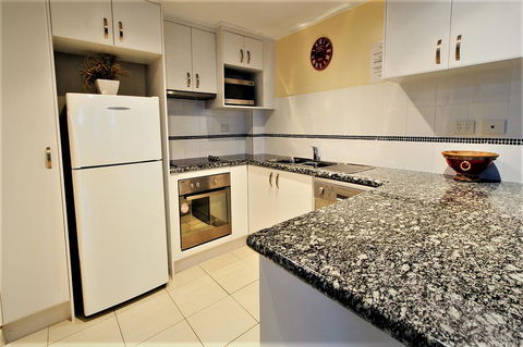 Key Largo Holiday Apartments - Tourism Townsville 34