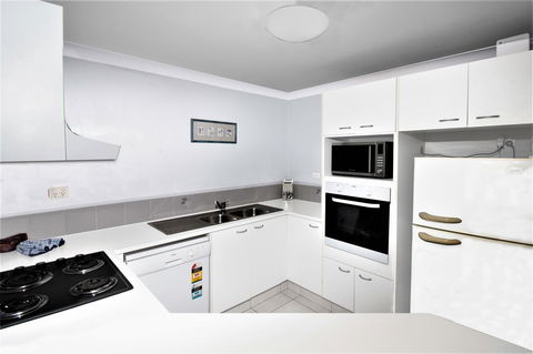 Key Largo Holiday Apartments - Tourism Townsville 6