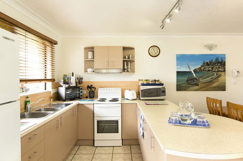 Marcol Place Holiday Apartments - Tourism Townsville 7