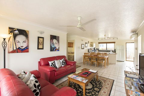 Marcol Place Holiday Apartments - Tourism Townsville 16