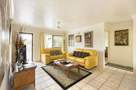 Marcol Place Holiday Apartments - Tourism Townsville 3
