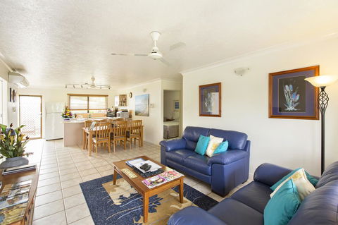 Marcol Place Holiday Apartments - Tourism Townsville 1
