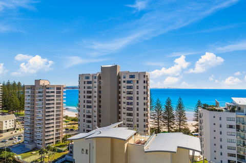 Rainbow Commodore Coolangatta - Tourism Townsville 1