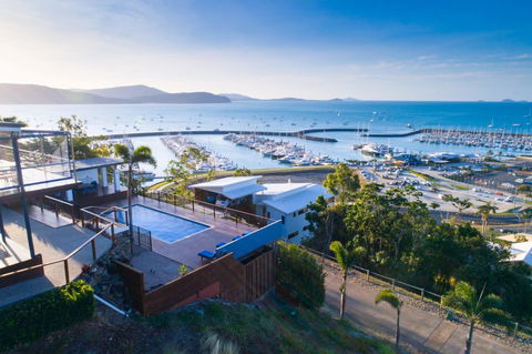 Nautilus On The Hill - Airlie Beach - Tourism Townsville 0