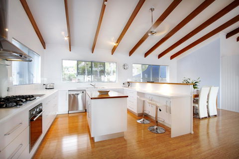 Nautilus On The Hill - Airlie Beach - Tourism Townsville 36