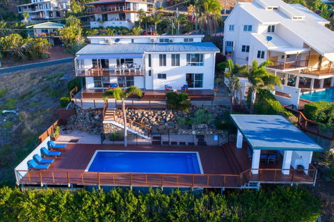Nautilus On The Hill - Airlie Beach - Tourism Townsville 19