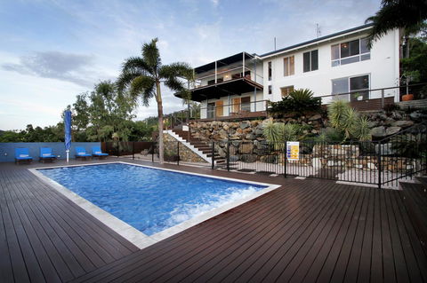 Nautilus On The Hill - Airlie Beach - Tourism Townsville 1