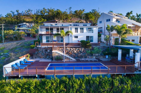 Nautilus On The Hill - Airlie Beach - Tourism Townsville 18