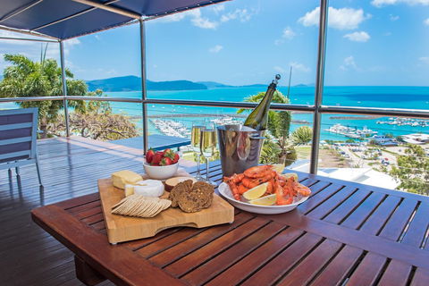 Nautilus On The Hill - Airlie Beach - Tourism Townsville 10