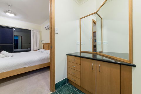 Paradise Penthouse At Waves - Airlie Beach - Tourism Townsville 23