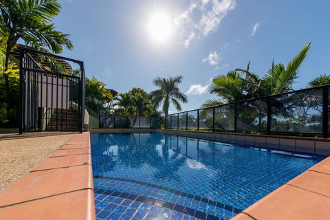 Paradise Penthouse At Waves - Airlie Beach - Tourism Townsville 2