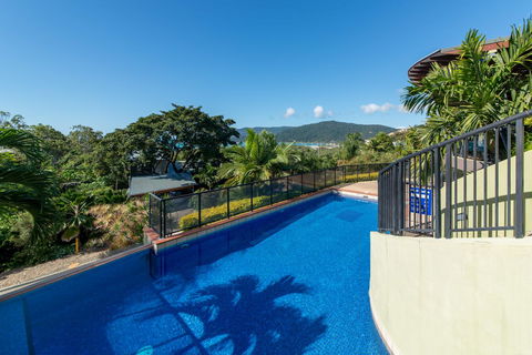 Paradise Penthouse At Waves - Airlie Beach - Tourism Townsville 0