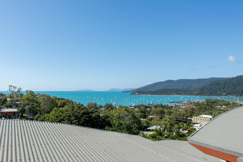 Paradise Penthouse At Waves - Airlie Beach - Tourism Townsville 31