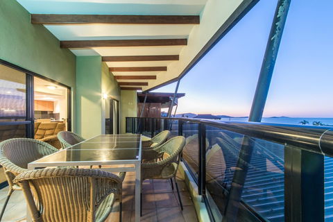 Paradise Penthouse At Waves - Airlie Beach - Tourism Townsville 28