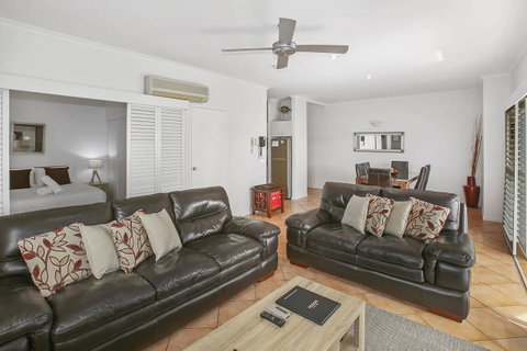 Rimini Holiday Apartments - Tourism Townsville 3