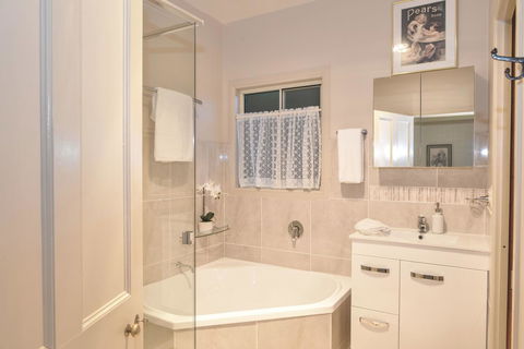 The Guesthouse Maleny - Tourism Townsville 10